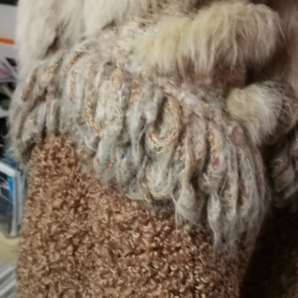 Designer Luxury wool handcrafted fur jacket - Picture 11 of 15